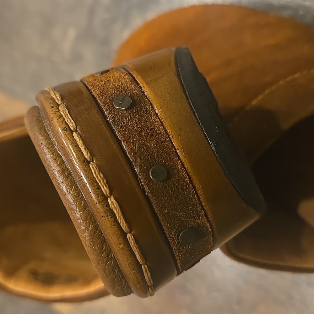 Born Bandy Leather Clogs - Picture 13 of 13